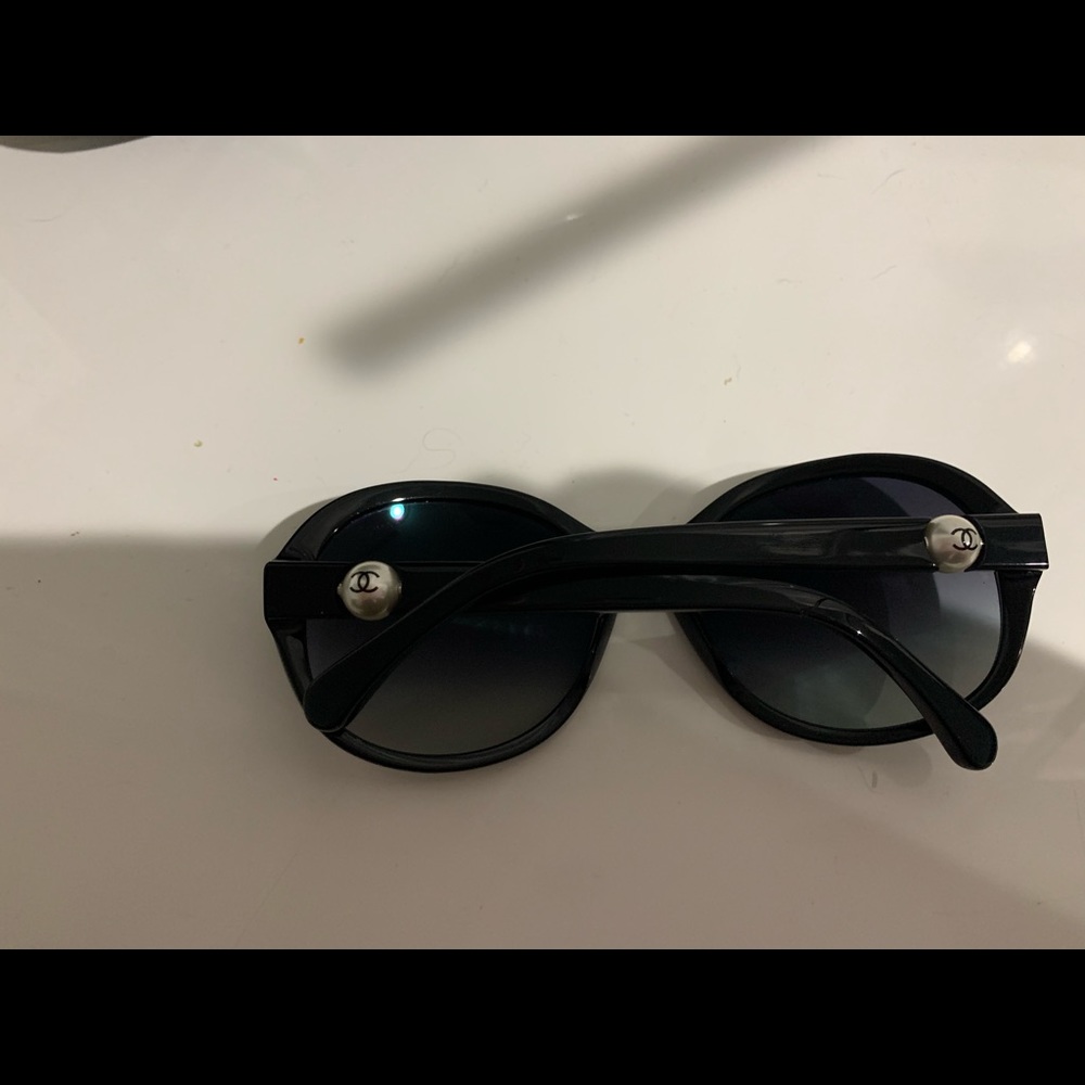 Sunglasses - Picture 4 of 8